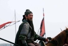《无双战神！以苍穹关羽出装铭文攻略最新》（终极战神战无不胜，打造最强关羽装备铭文攻略！）